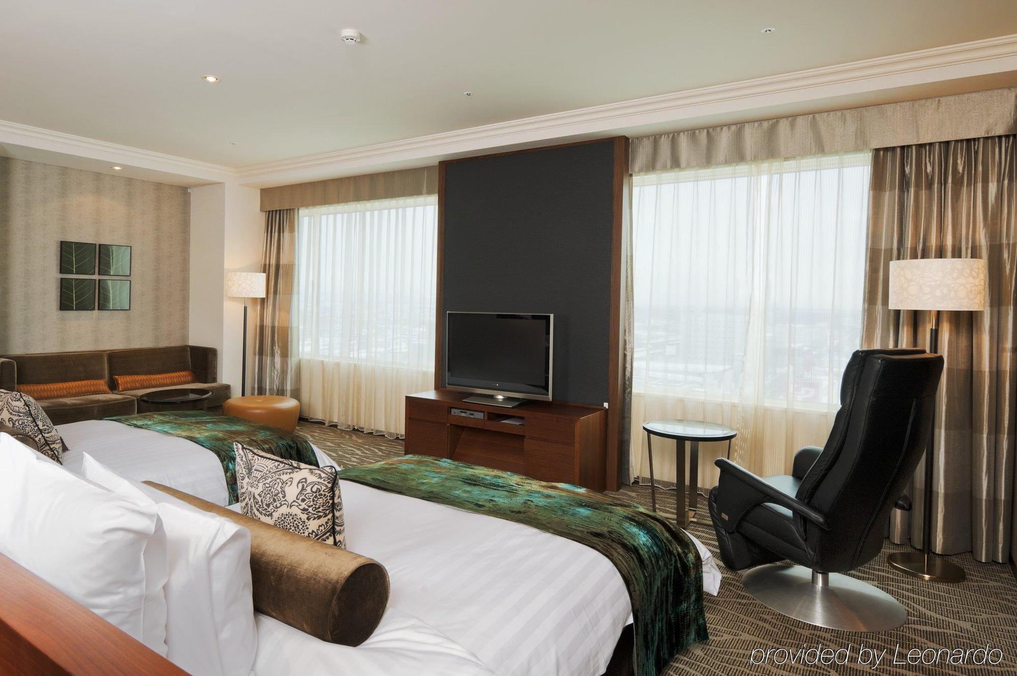 Ana Crowne Plaza Chitose By Ihg Hotel Cameră foto A suite at the hotel